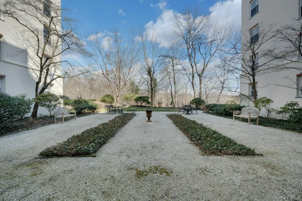 1 Stoneleigh Plaza Bronxville NY 10708