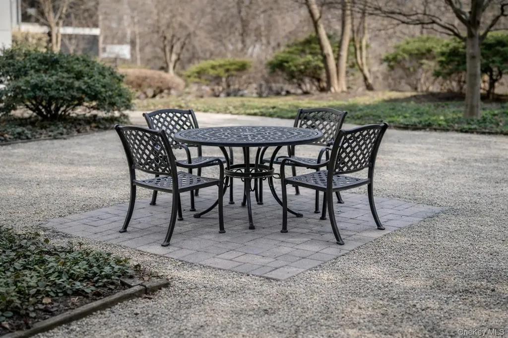 1 Stoneleigh Plaza Bronxville NY 10708