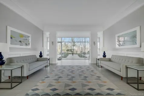 1 Stoneleigh Plaza Bronxville NY 10708