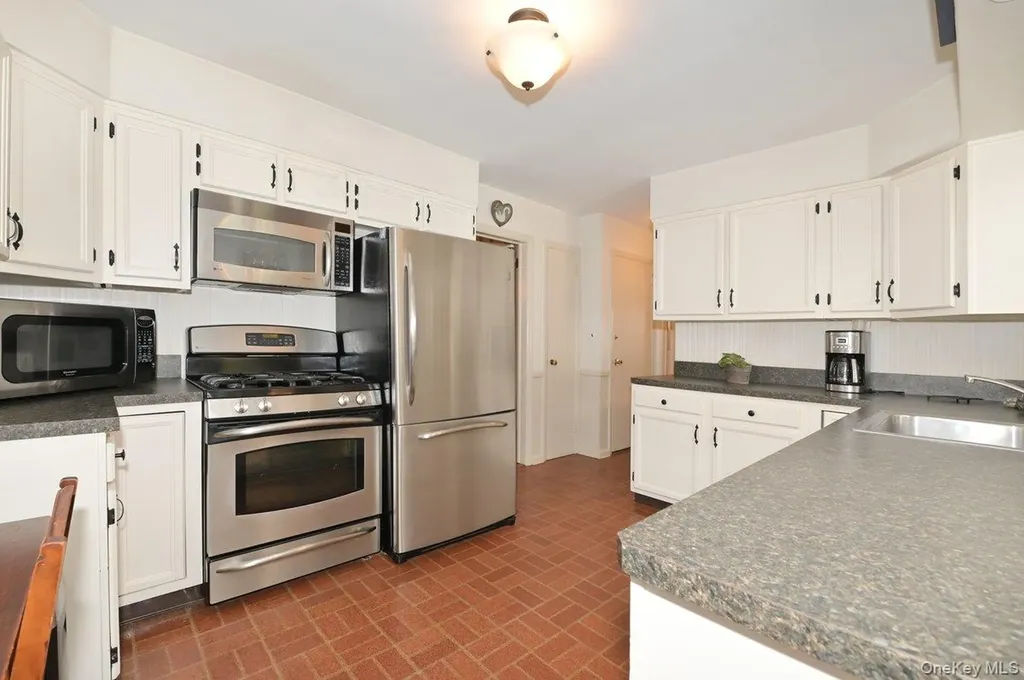 146 Kildare Road Garden City NY 11530