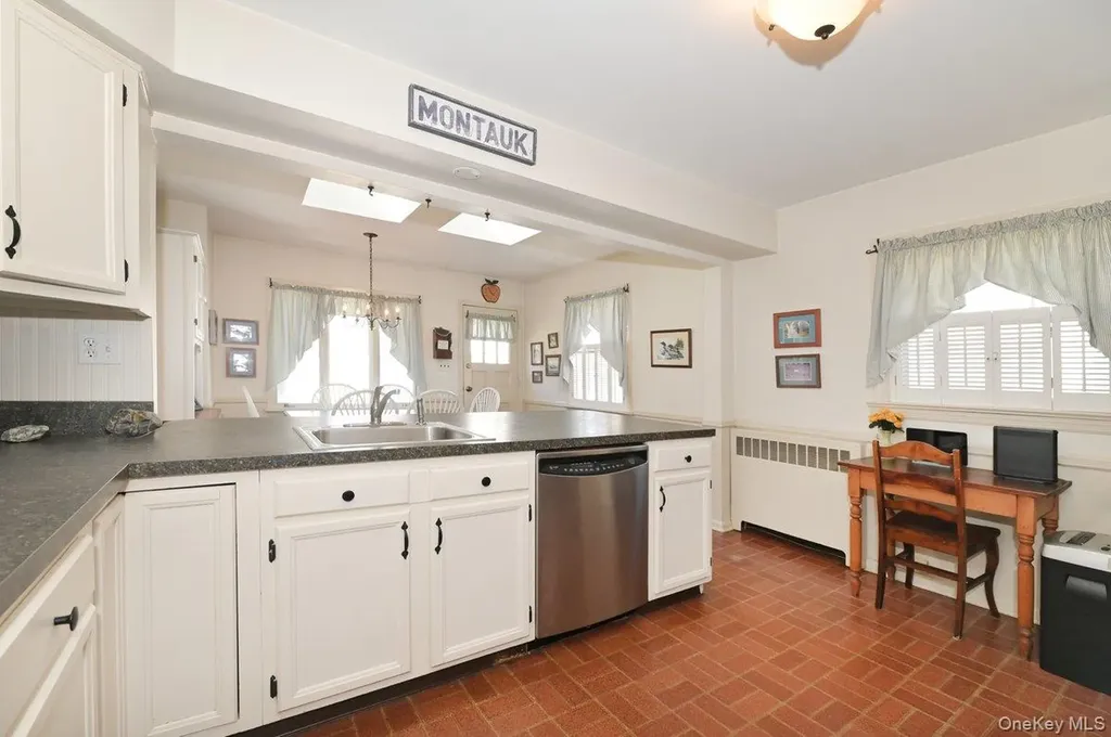 146 Kildare Road Garden City NY 11530