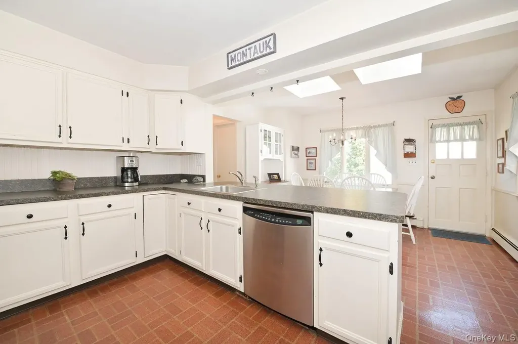 146 Kildare Road Garden City NY 11530