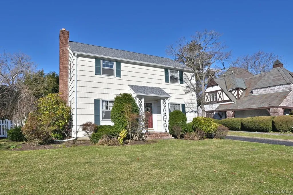 146 Kildare Road Garden City NY 11530