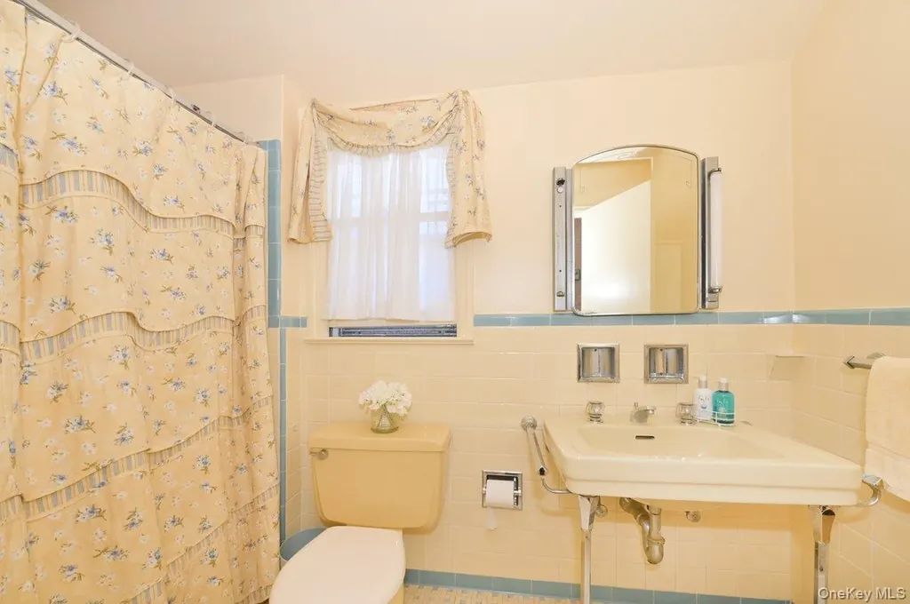 146 Kildare Road Garden City NY 11530