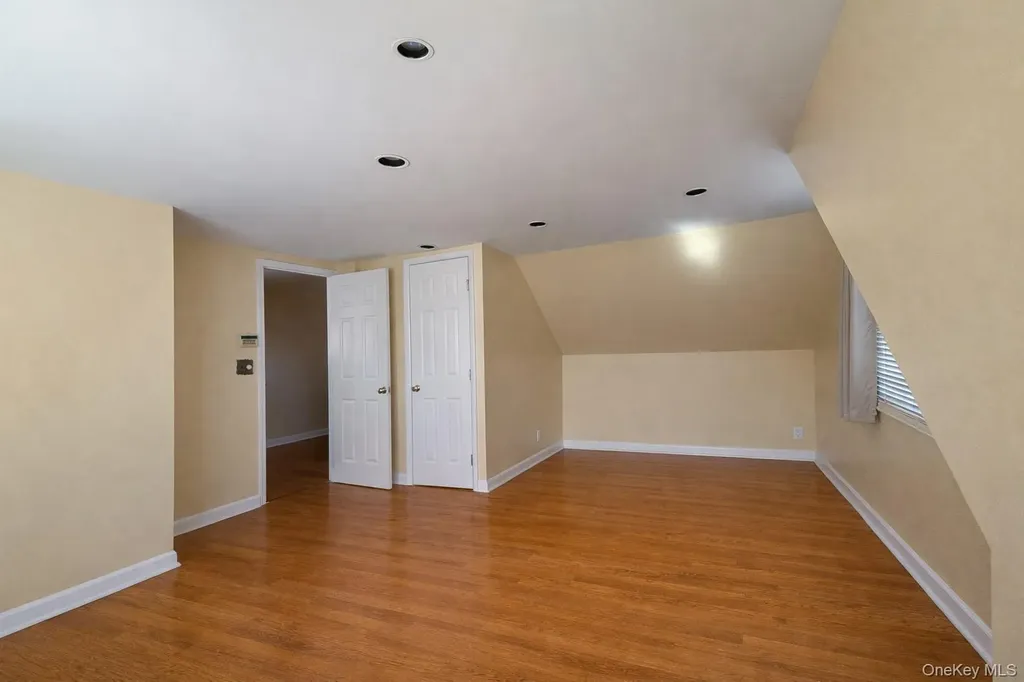 93 Birch Avenue E Farmingdale NY 11735