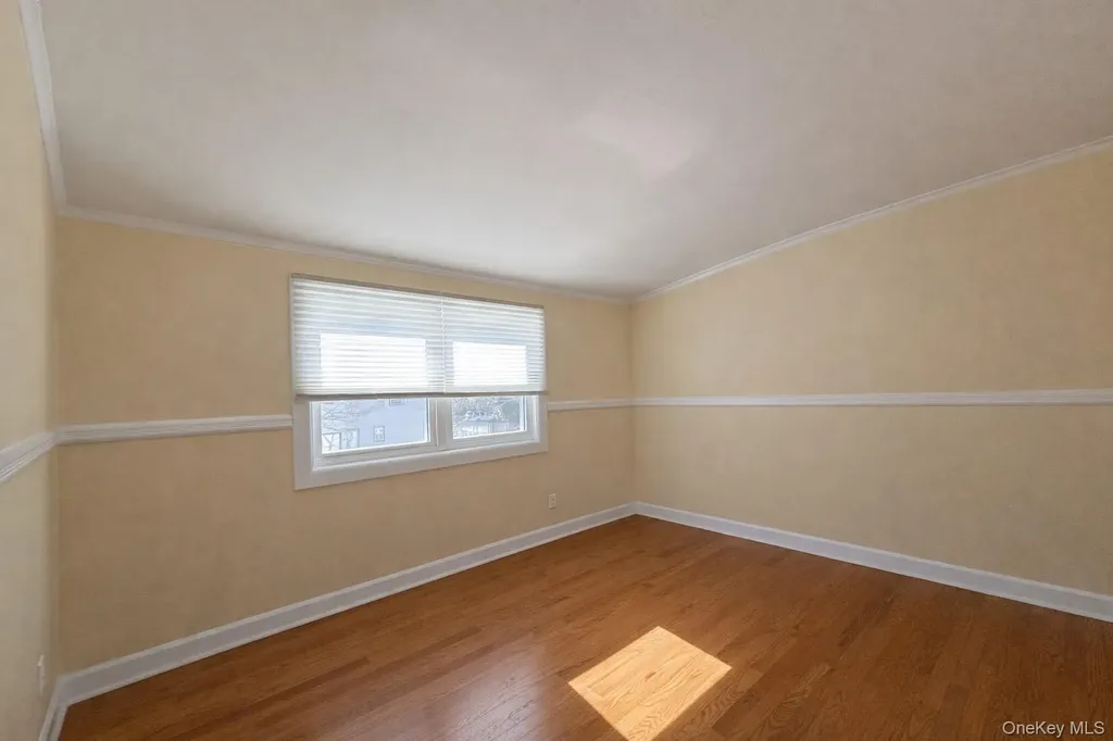 93 Birch Avenue E Farmingdale NY 11735