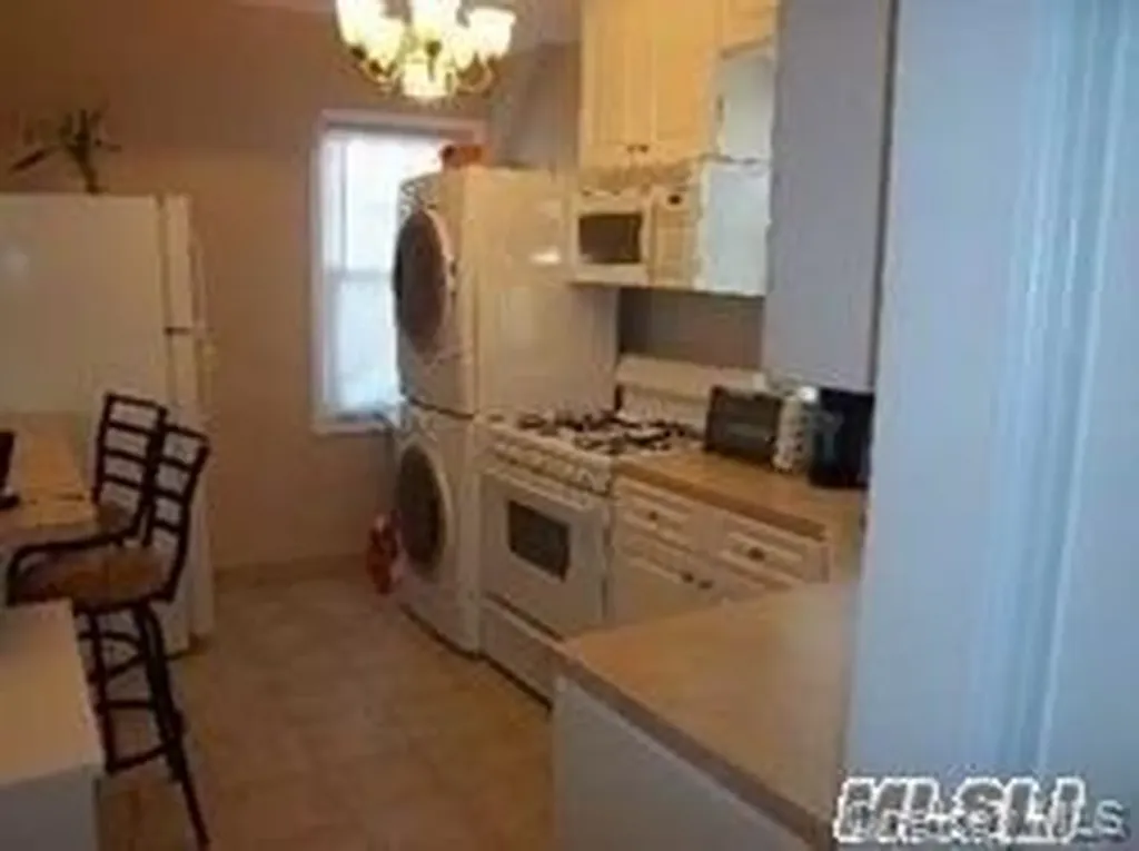 127 Gordon Road Valley Stream NY 11581