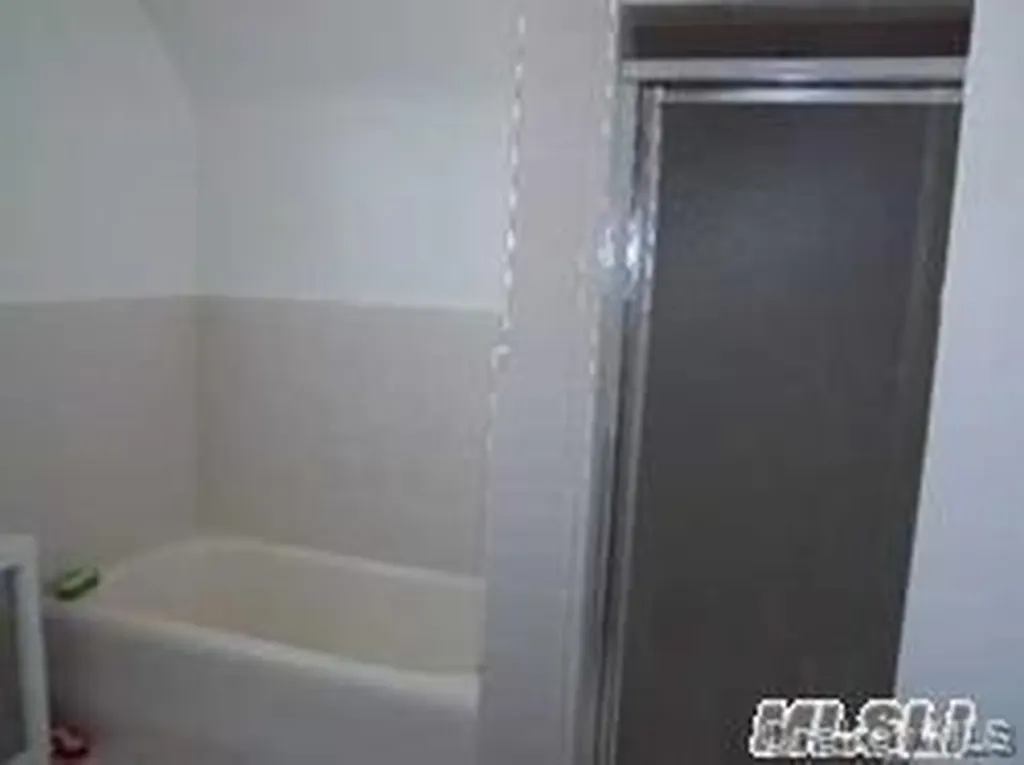 127 Gordon Road Valley Stream NY 11581