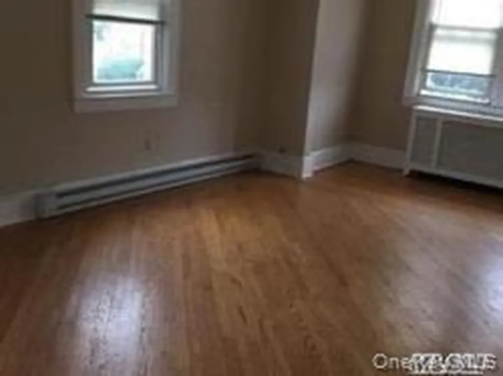 127 Gordon Road Valley Stream NY 11581