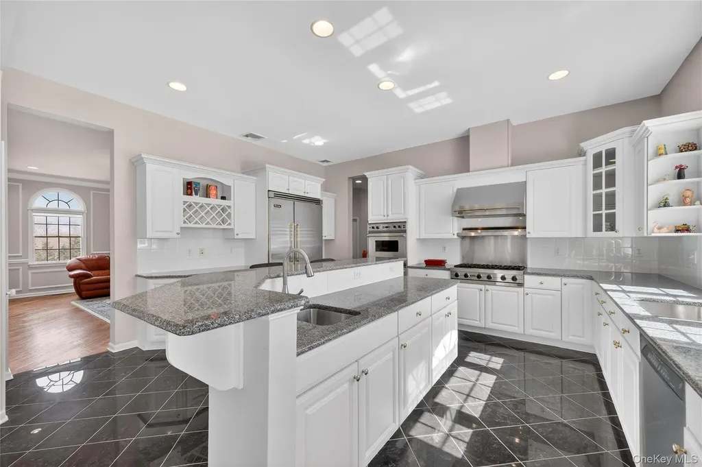 19 Parkview Circle Carmel NY 10512