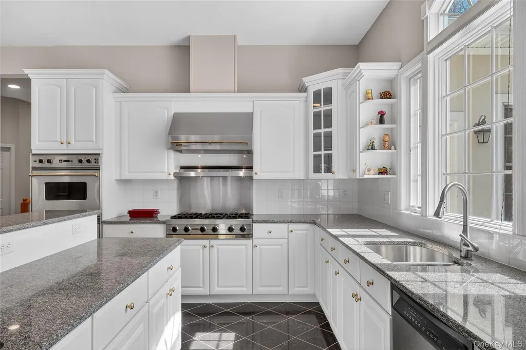 19 Parkview Circle Carmel NY 10512