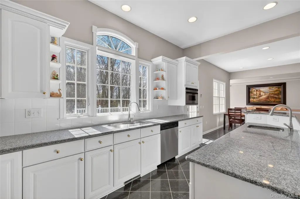 19 Parkview Circle Carmel NY 10512