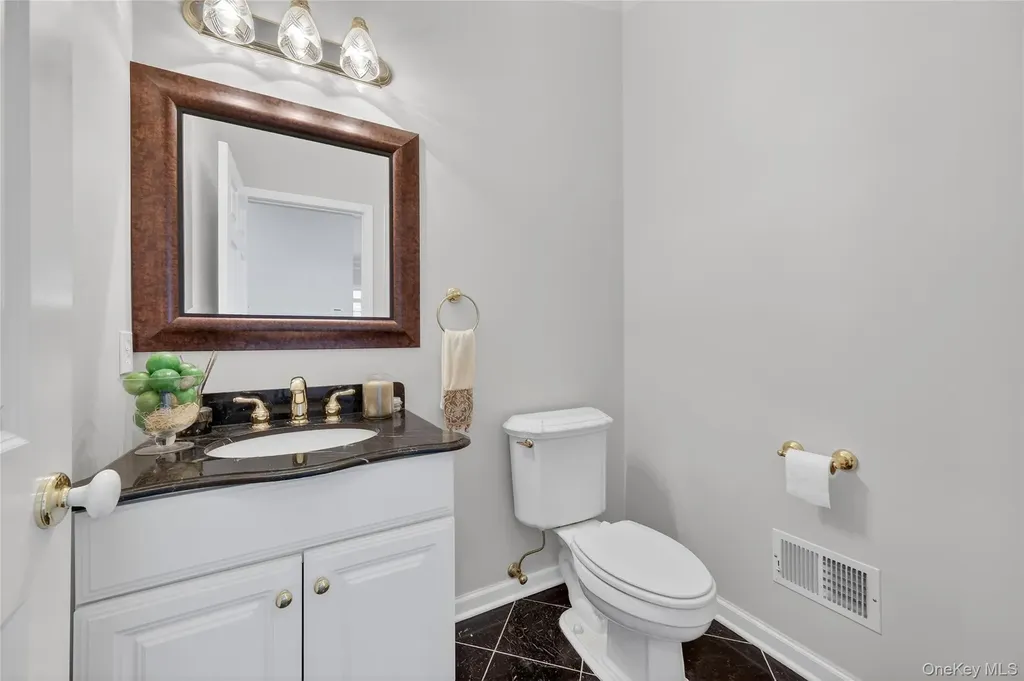 19 Parkview Circle Carmel NY 10512