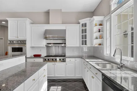 19 Parkview Circle Carmel NY 10512