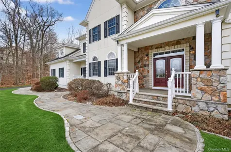 19 Parkview Circle Carmel NY 10512