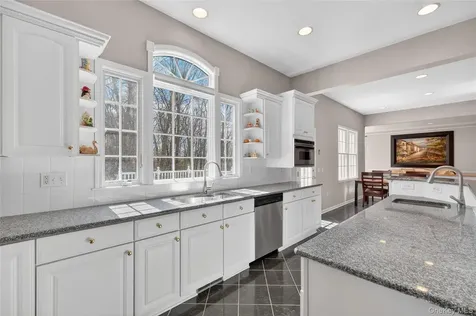 19 Parkview Circle Carmel NY 10512