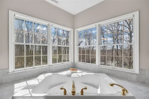 19 Parkview Circle Carmel NY 10512