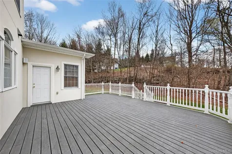 19 Parkview Circle Carmel NY 10512