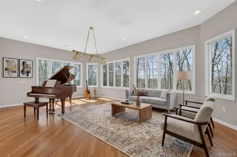 19 Parkview Circle Carmel NY 10512