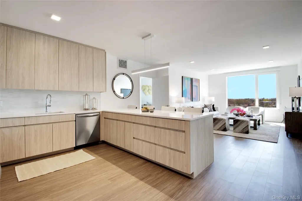 333 Warner Avenue Roslyn NY 11576