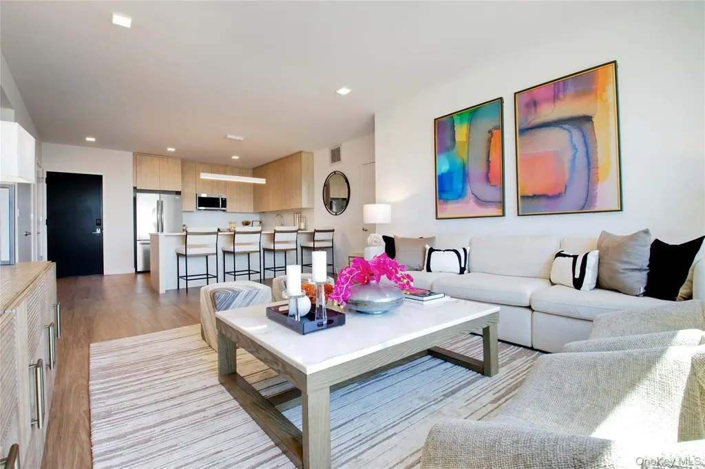 333 Warner Avenue Roslyn NY 11576