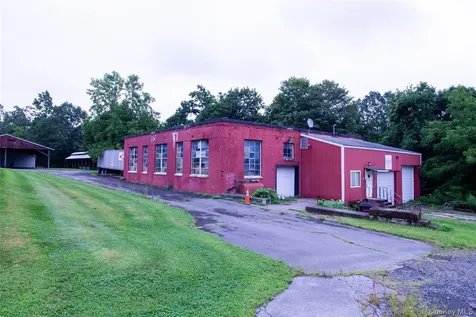 22 Creamery Road Johnson NY 10919