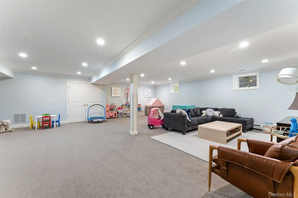 33 Wynmor Road Scarsdale NY 10583