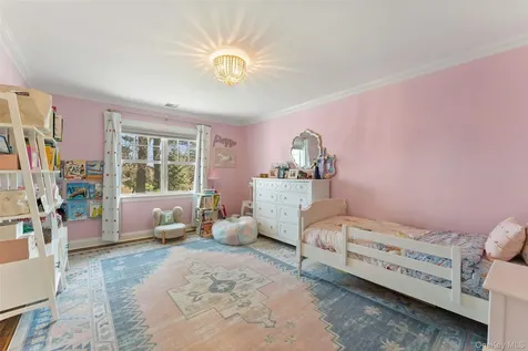 33 Wynmor Road Scarsdale NY 10583
