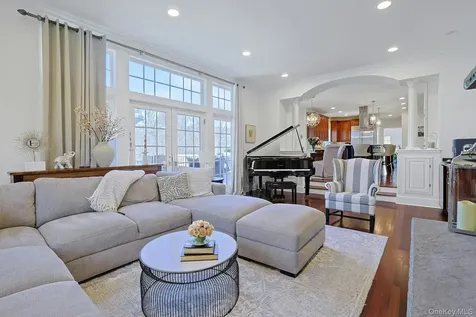 350 Wooded Hill Court Chappaqua NY 10514