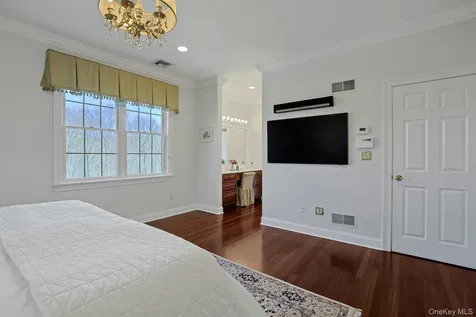 350 Wooded Hill Court Chappaqua NY 10514
