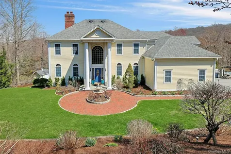 350 Wooded Hill Court Chappaqua NY 10514