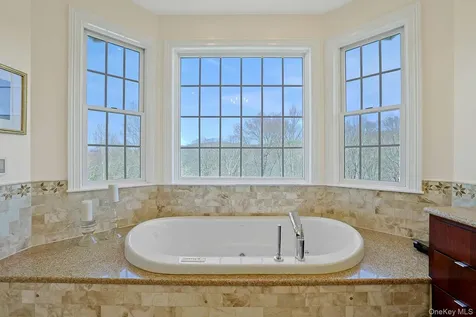 350 Wooded Hill Court Chappaqua NY 10514