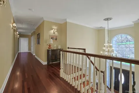 350 Wooded Hill Court Chappaqua NY 10514