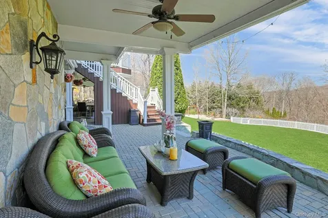 350 Wooded Hill Court Chappaqua NY 10514