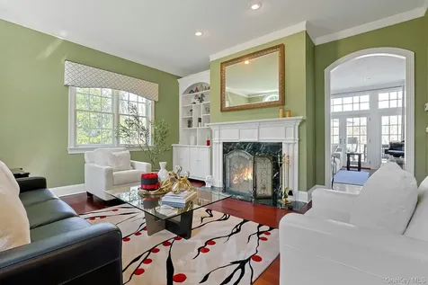350 Wooded Hill Court Chappaqua NY 10514