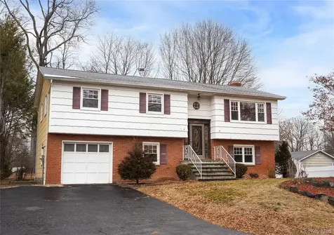 102 Burke Court Buchanan NY 10511