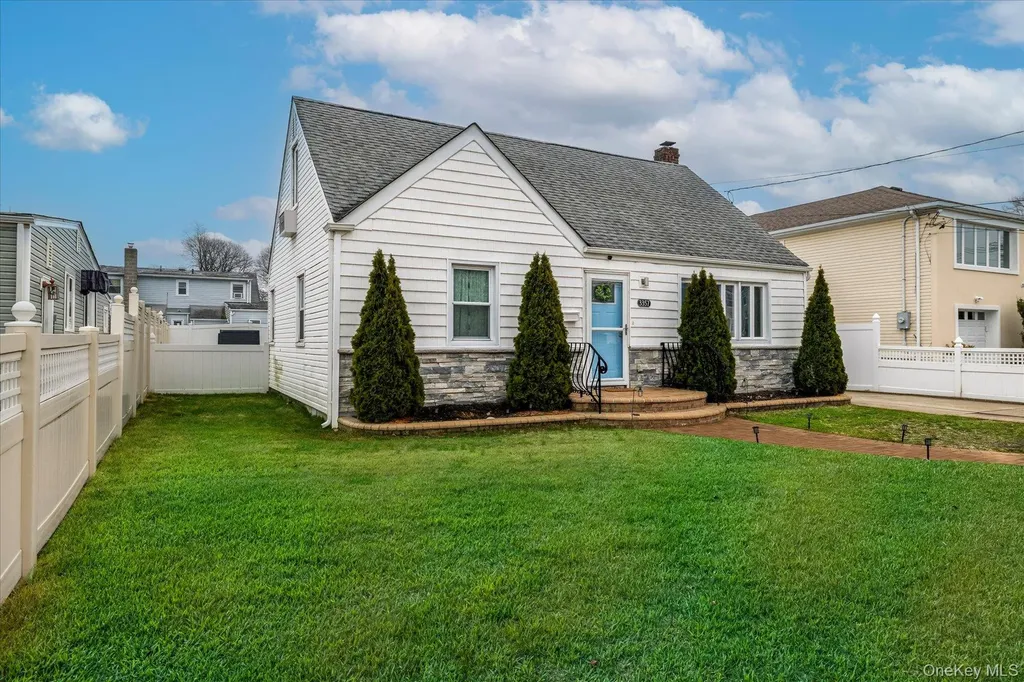 3357 4th Street Oceanside NY 11572