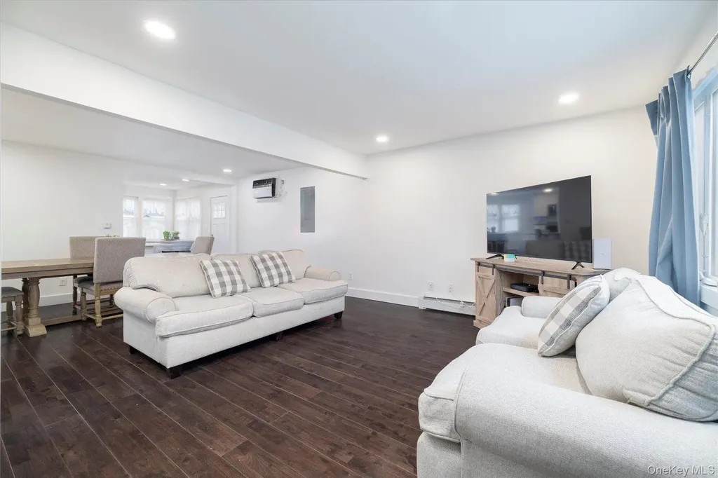 3357 4th Street Oceanside NY 11572