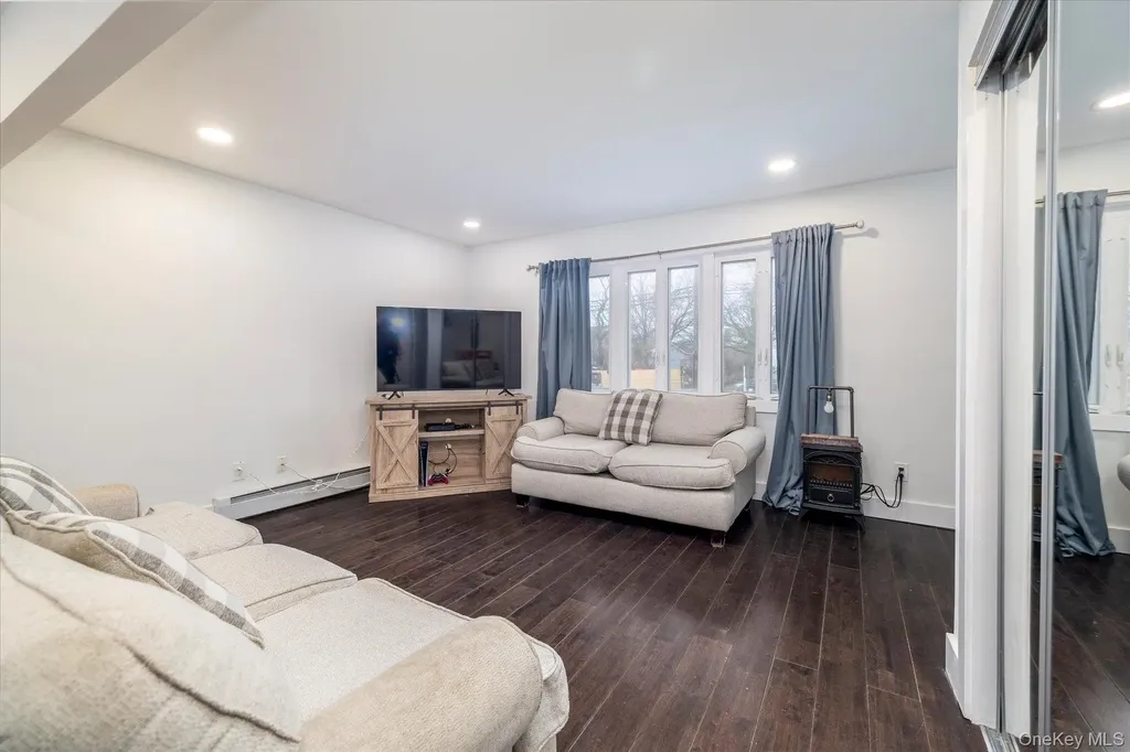 3357 4th Street Oceanside NY 11572