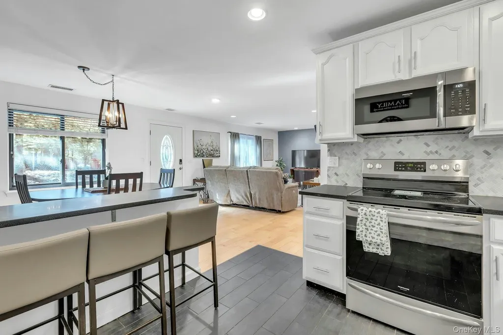 864 Skyline Drive Coram NY 11727