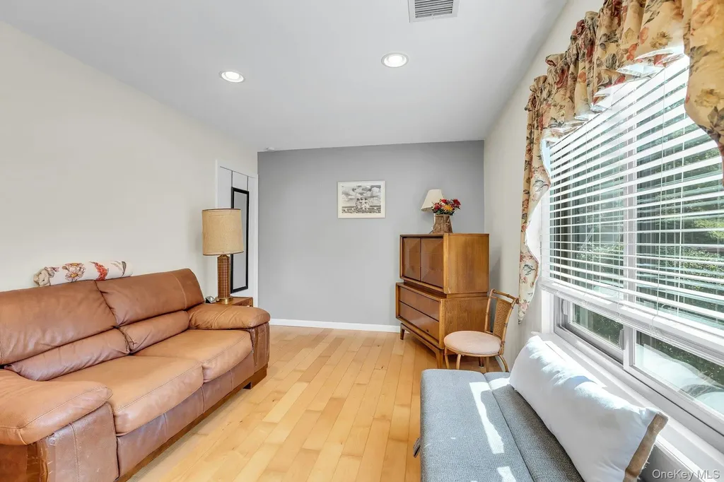 864 Skyline Drive Coram NY 11727