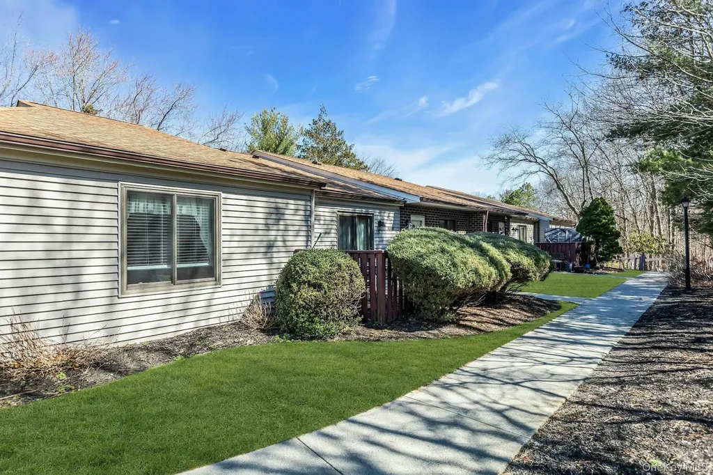864 Skyline Drive Coram NY 11727