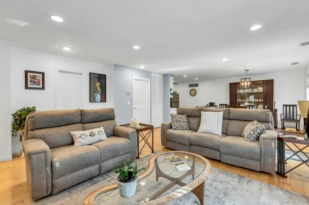 864 Skyline Drive Coram NY 11727