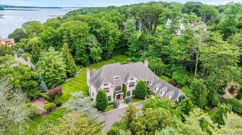 17 Plover Lane Lloyd Harbor NY 11743