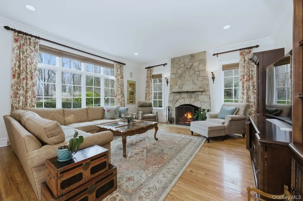 17 Plover Lane Lloyd Harbor NY 11743