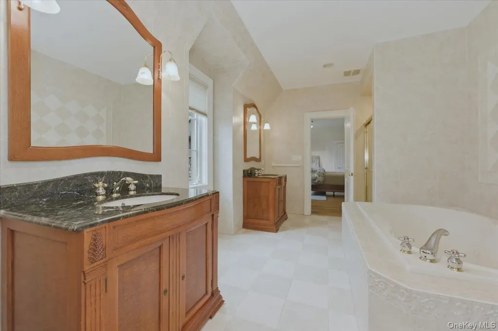 17 Plover Lane Lloyd Harbor NY 11743