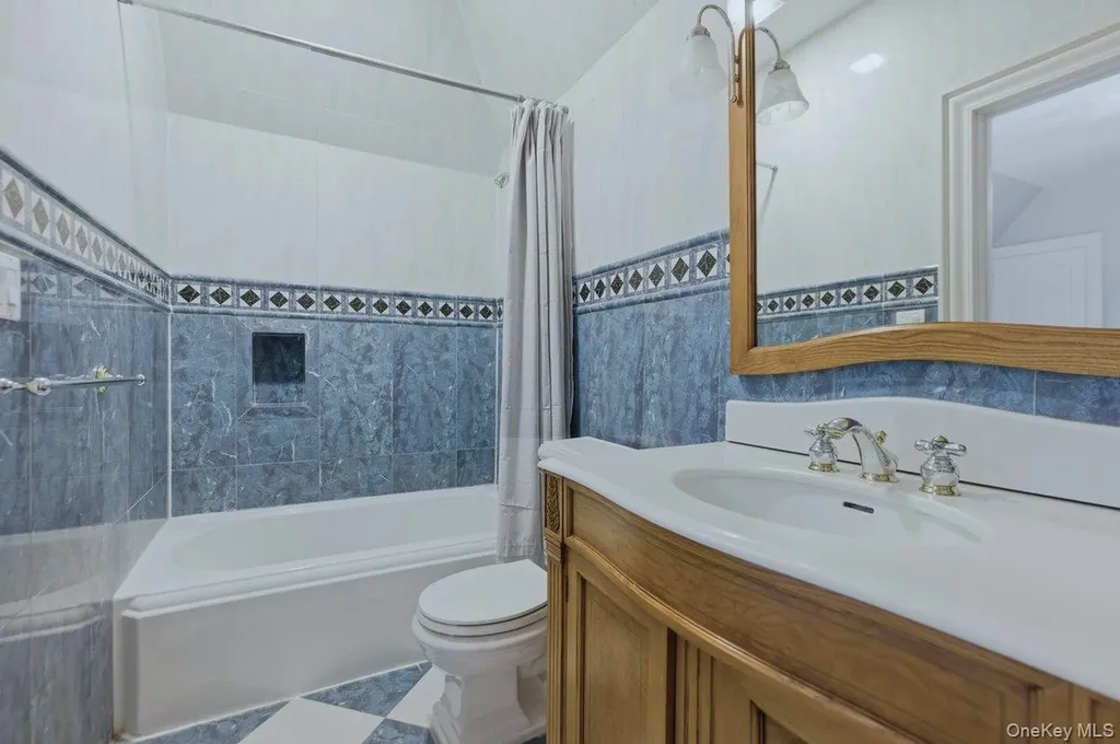 17 Plover Lane Lloyd Harbor NY 11743