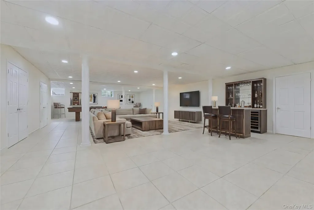 17 Plover Lane Lloyd Harbor NY 11743