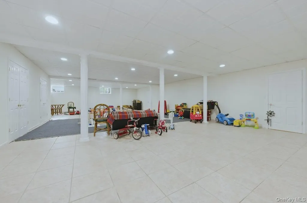 17 Plover Lane Lloyd Harbor NY 11743