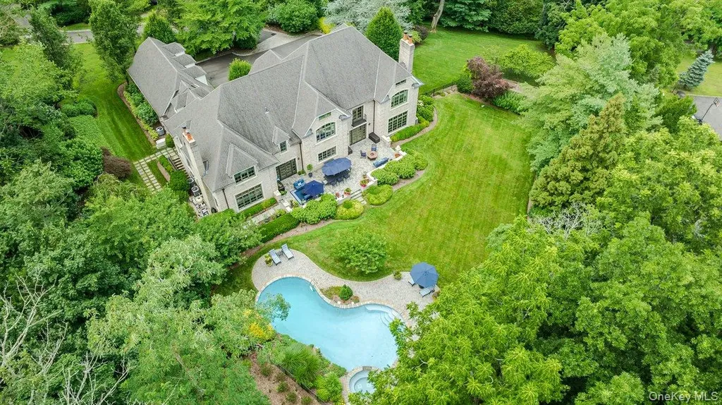 17 Plover Lane Lloyd Harbor NY 11743